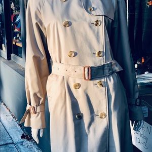 Burberry Trench coat